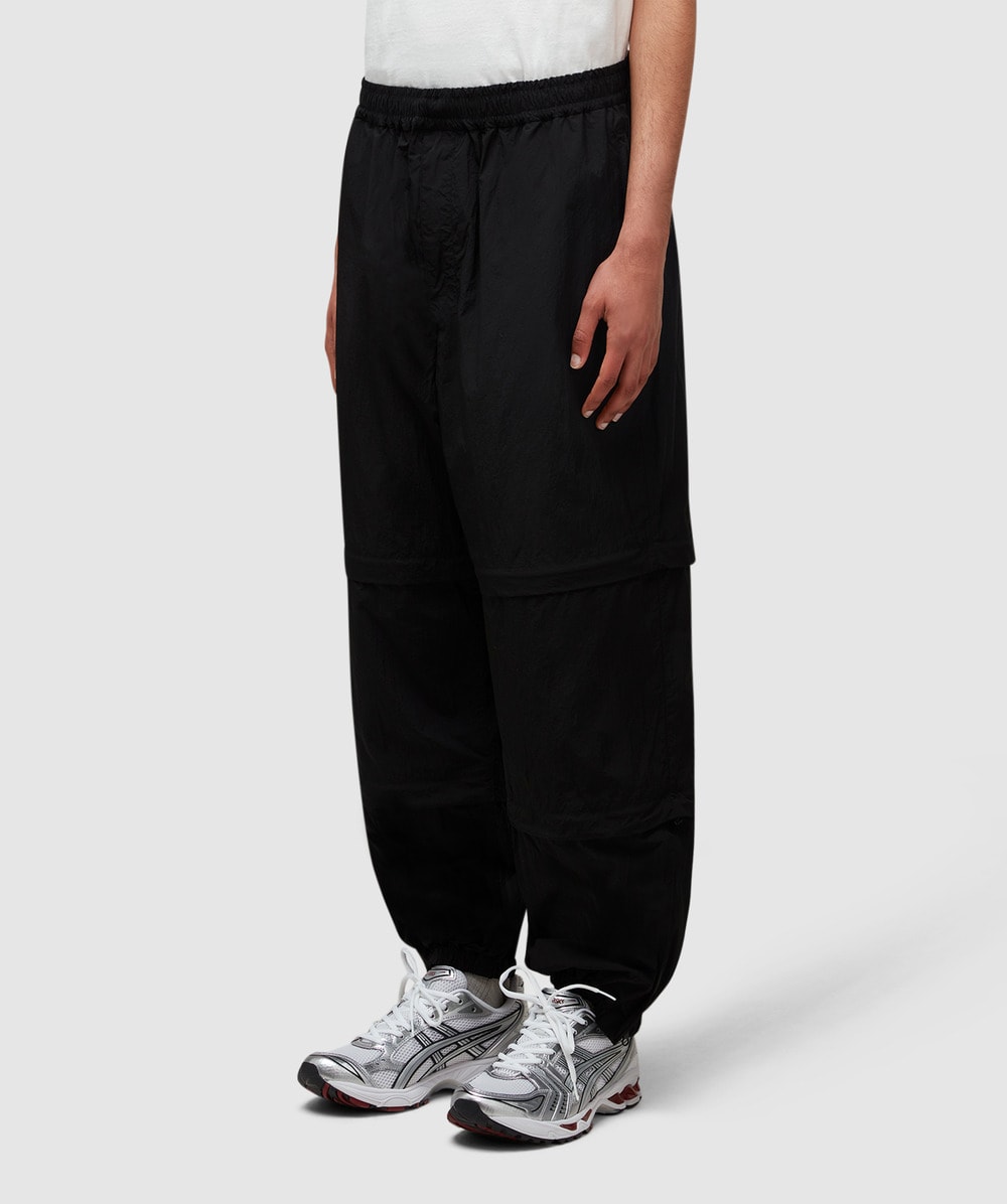 Windbreaker store cargo pants