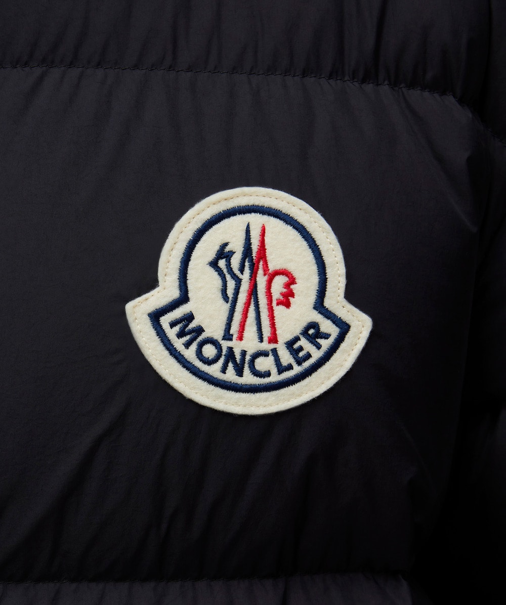 Real on sale moncler badge