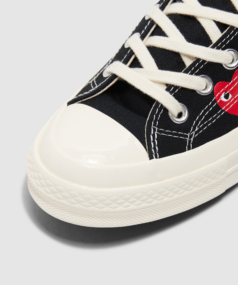 Multi heart hotsell chuck taylor