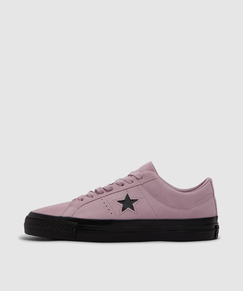 Lilac suede outlet converse