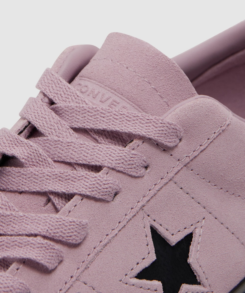 Lilac suede outlet converse