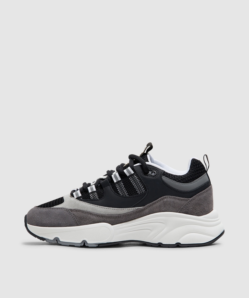 Cleens Aero Runner Sneaker In Carbon